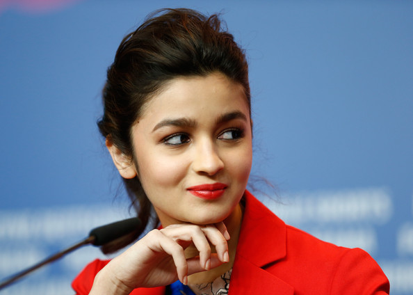 বলিউড ছাড়ছেন আলিয়া!