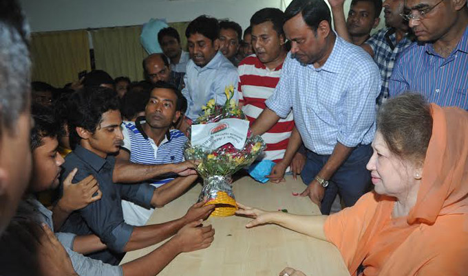 খালেদাকে ঢাবি ছাত্রদলের অভিনন্দন 