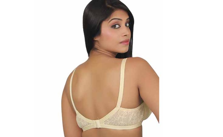 ক্লাসে বসেই অন্তর্বাস দেখছেন শিক্ষক? (ভিডিও)
