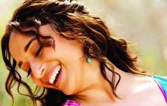 উৎফুল্ল মুডে ঠোঁটের সৌন্দর্য 