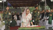 বঙ্গবন্ধুর প্রতিকৃতিতে প্রধানমন্ত্রীর শ্রদ্ধা 