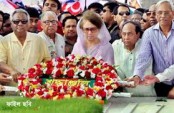 রাষ্ট্রপতি জিয়াউর রহমানের সমাধিতে খালেদার শ্রদ্ধা 