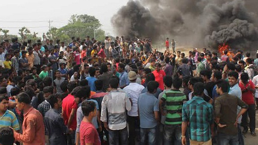 তনু হত্যাকারীদের আটক আশ্বাসে অবরোধ তুলে নিল শিক্ষার্থীরা