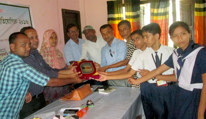 খাগড়াছড়িতে স্কুল শিক্ষার্থীদের পরিবেশ বিষয়ক বির্তক প্রতিযোগীতা