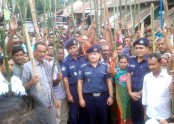 জঙ্গি পেলে রক্ষা নাই শ্লোগানে নড়াইলে ভিলেজ ডিফেন্স
