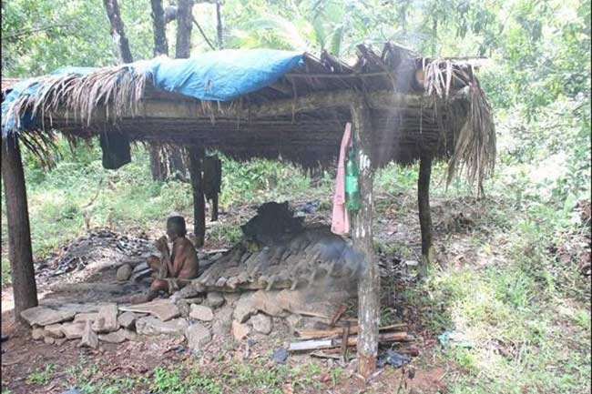 রাগে-ক্ষোভে ৪৮ বছর ধরে বনবাসে স্বামী