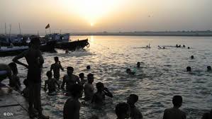 সেলফি তুলতে গিয়ে গঙ্গায় প্রান গেল ৭ জনের