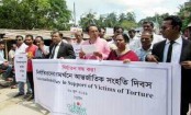 “পুলিশ হেফাজতে নির্যাতন বন্ধ কর” শ্লোগানে নড়াইলে মানববন্ধন