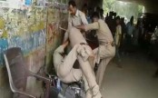 ঘুষ ভাগাভাগি নিয়ে ২ পুলিশের মারামারি