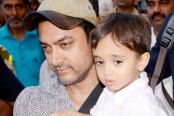 বাবা হয়ে গর্বিত আমির
