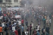 হলের দাবিতে ধর্মঘটে অচল জবি
