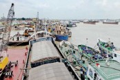 সদরঘাট ছেড়েছে ৬ লঞ্চ, ভিড়েছে ২১টি
