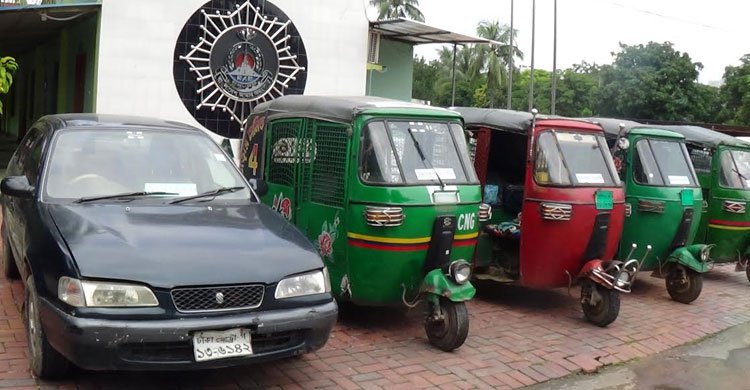 সিএনজি অটোরিকশা চোর সিন্ডিকেটের ৫ সদস্য আটক
