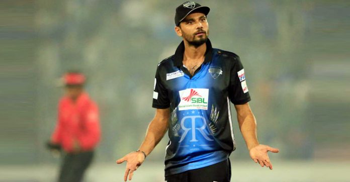 টসে হেরে ব্যাটিংয়ে মাশরাফির রংপুর
