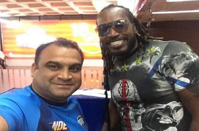 বিপিএল খেলতে ঢাকায় ক্রিস গেইল
