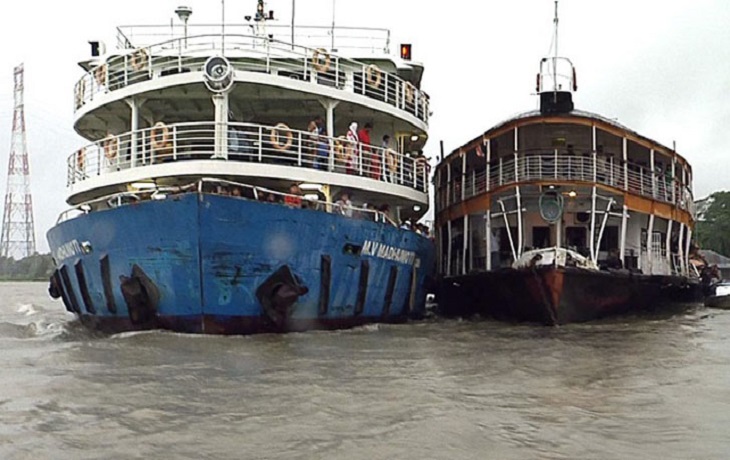 দুই লঞ্চের ভয়াবহ সংঘর্ষ
