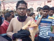 বোরকা পরে স্ত্রীর পরীক্ষাকেন্দ্রে গিয়ে ধরা পড়লো স্বামী