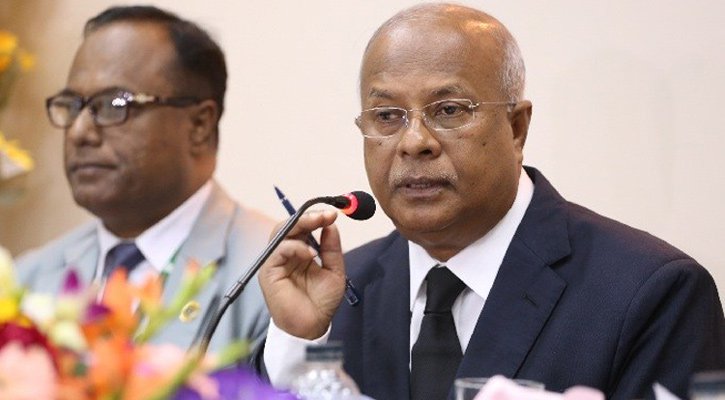 স্কুলে হঠাৎ দুদক চেয়ারম্যান,  ৮ শিক্ষকের ৭জনই অনুপস্থিত