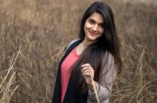 মিথিলার ‘ব্লাড রোজ’
