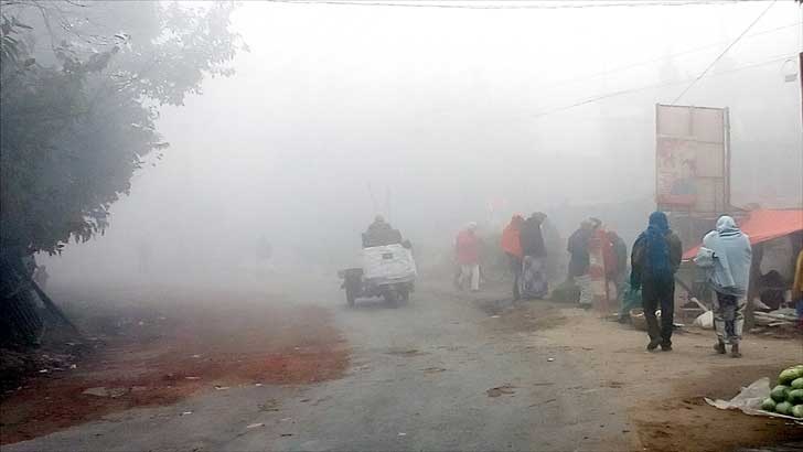 মাঘে রাজধানী ছেড়ে পালিয়েছে শীত

