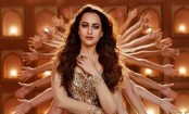 ‘মুঙ্গরা’ গানে নতুন করে ঝড় তুললেন সোনাক্ষি
