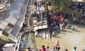 পলাশে বেইলি ব্রিজ ভেঙে ট্রাক খাদে, নিহত ২
