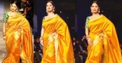 শাড়িতে নিউইয়র্ক মাতালেন মোনালিসা
