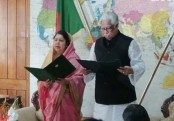 দলীয় নির্দেশ অমান্য করে শপথ নিলেন সুলতান মনসুর
