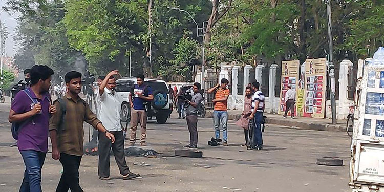 উত্তপ্ত ঢাবি, ছাত্রলীগের বিক্ষোভ
