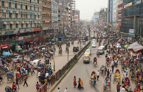 বাসের সংখ্যা কম, পথে পথে ভোগান্তি