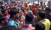 গাজীপুরে পোশাক শ্রমিকদের সড়ক অবরোধ
