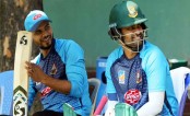 ঢাকা ছাড়ল মাশরাফি বাহিনী, রাতে যাবেন সাকিব