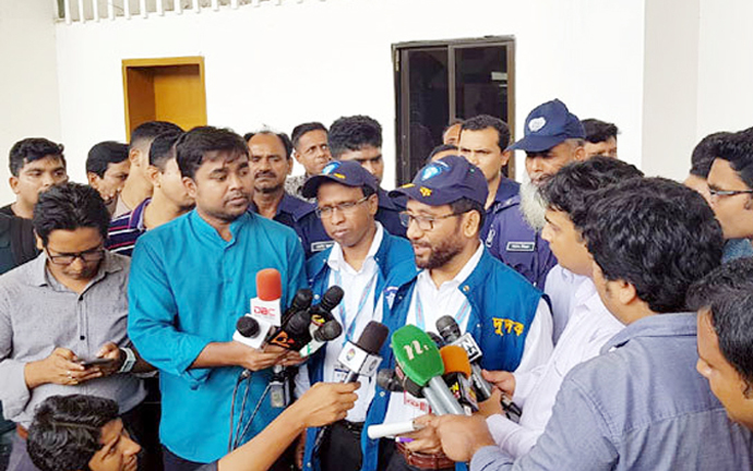 কমলাপুরে হঠাৎ দুদকের অভিযান
