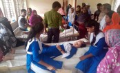৬ ছাত্রীকে বেতিয়ে হাসপাতালে পাঠালেন শিক্ষক
