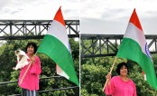 ভারতের পতাকা হাতে তসলিমার স্বাধীনতা দিবস উদ্‌যাপন
