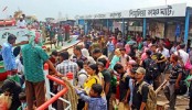 ঢাকামুখী যাত্রীদের চাপ কাঁঠালবাড়ি ঘাটে
