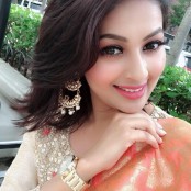 নিউইয়র্কে বাংলাদেশকে উপস্থাপন করছেন মোনালিসা