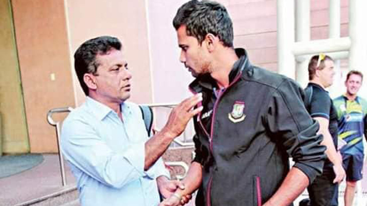 অসুস্থ হয়ে হাসপাতালে মাশরাফীর বাবা
