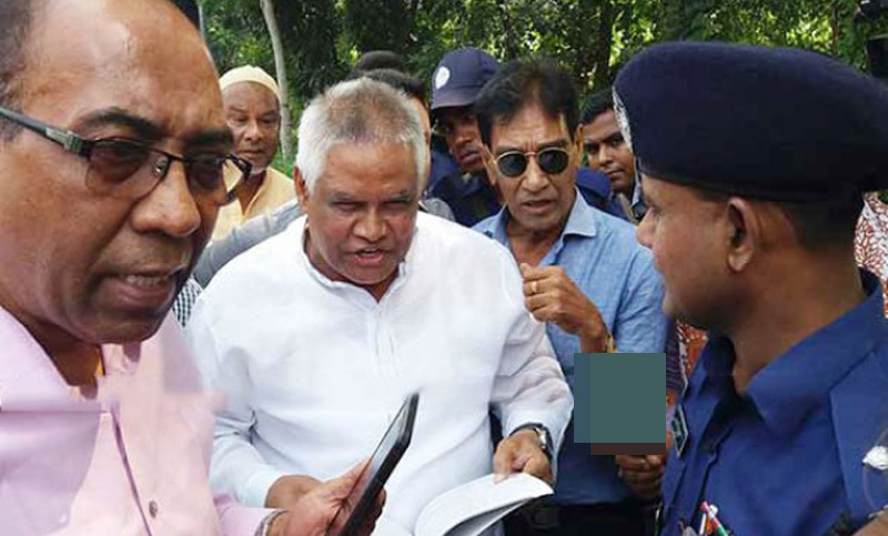 আবরারের বাড়িতে যেতে পারেননি বিএনপি নেতারা, পুলিশের বাধা
