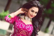 ব্যবসায় নামছেন নুসরাত ফারিয়া
