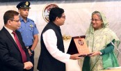 তিন আন্তর্জাতিক সম্মাননা গ্রহণ করলেন প্রধানমন্ত্রী