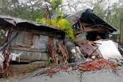 বাগেরহাটে ঘরবাড়ি-ফসলের ব্যাপক ক্ষতি, নিহত ২