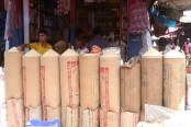 পেঁয়াজের সঙ্গে চাল নিয়েও চালবাজি শুরু