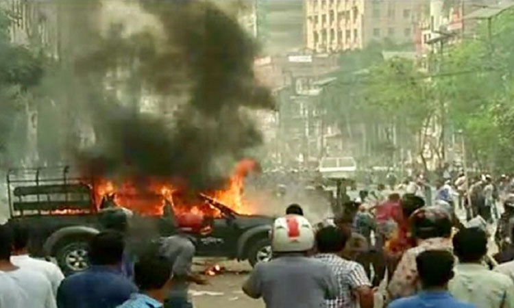 পুলিশের সঙ্গে বিএনপির পাল্টাপাল্টি ধাওয়া, গাড়ি ভাঙচুর
