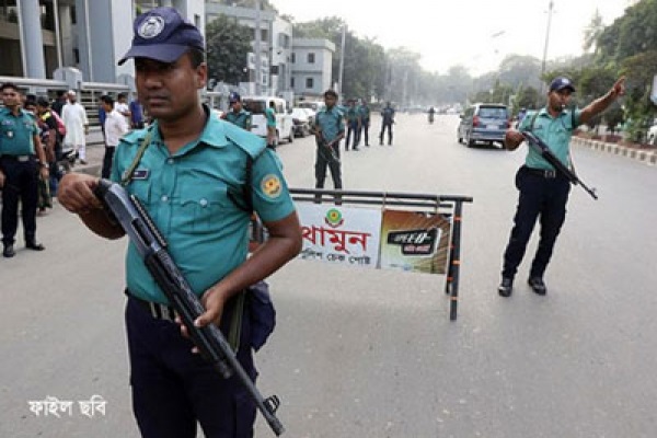 রাজধানীতে আইন-শৃঙ্খলা বাহিনীর নিরাপত্তা জোড়দার
