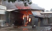 কেরাণীগঞ্জে কারখানায় ভয়াবহ আগুন, দগ্ধ ২৫, নিয়ন্ত্রণের চেষ্টা চলছে