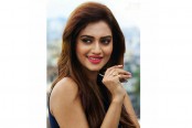 সাংসদ হয়েও যে অভ্যাস বদলায়নি নুসরাতের
