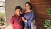 এবার ছেলের সঙ্গে গাইলেন ঈশিতা
