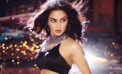 উষ্ণতার ভিডিওতে শরীর প্রদর্শন নুসরাতের 
