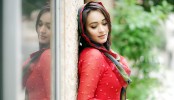 ব্যবসাতেই মনোযোগী অহনা
